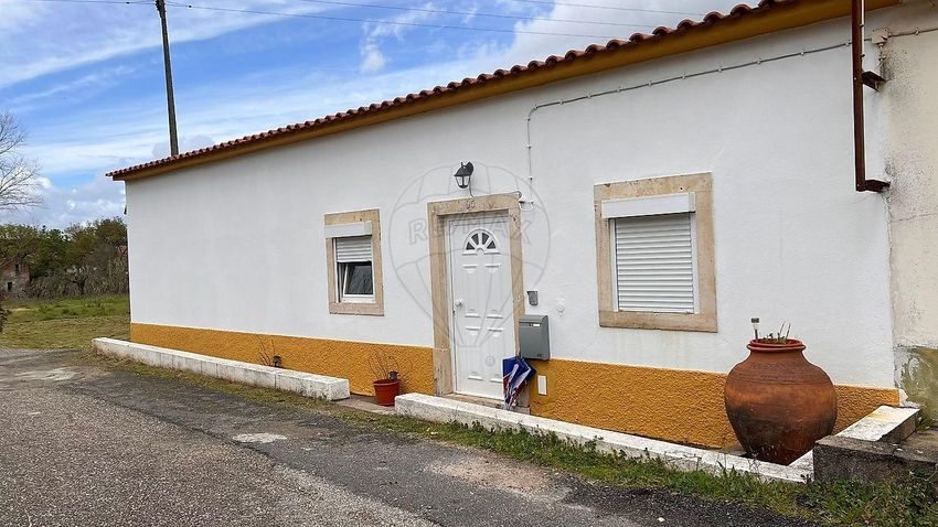 小楼房或独栋别墅出售在São Pedro de Tomar