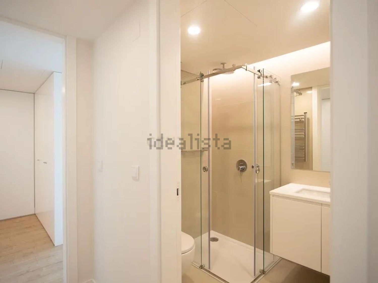 公寓 t2出售在Rua Sarmento de Beires, 47 - 卫生间