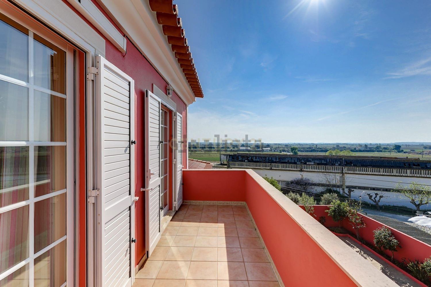 小楼房或独栋别墅出售Urbanização Quinta da Coutada, 14 - 阳台