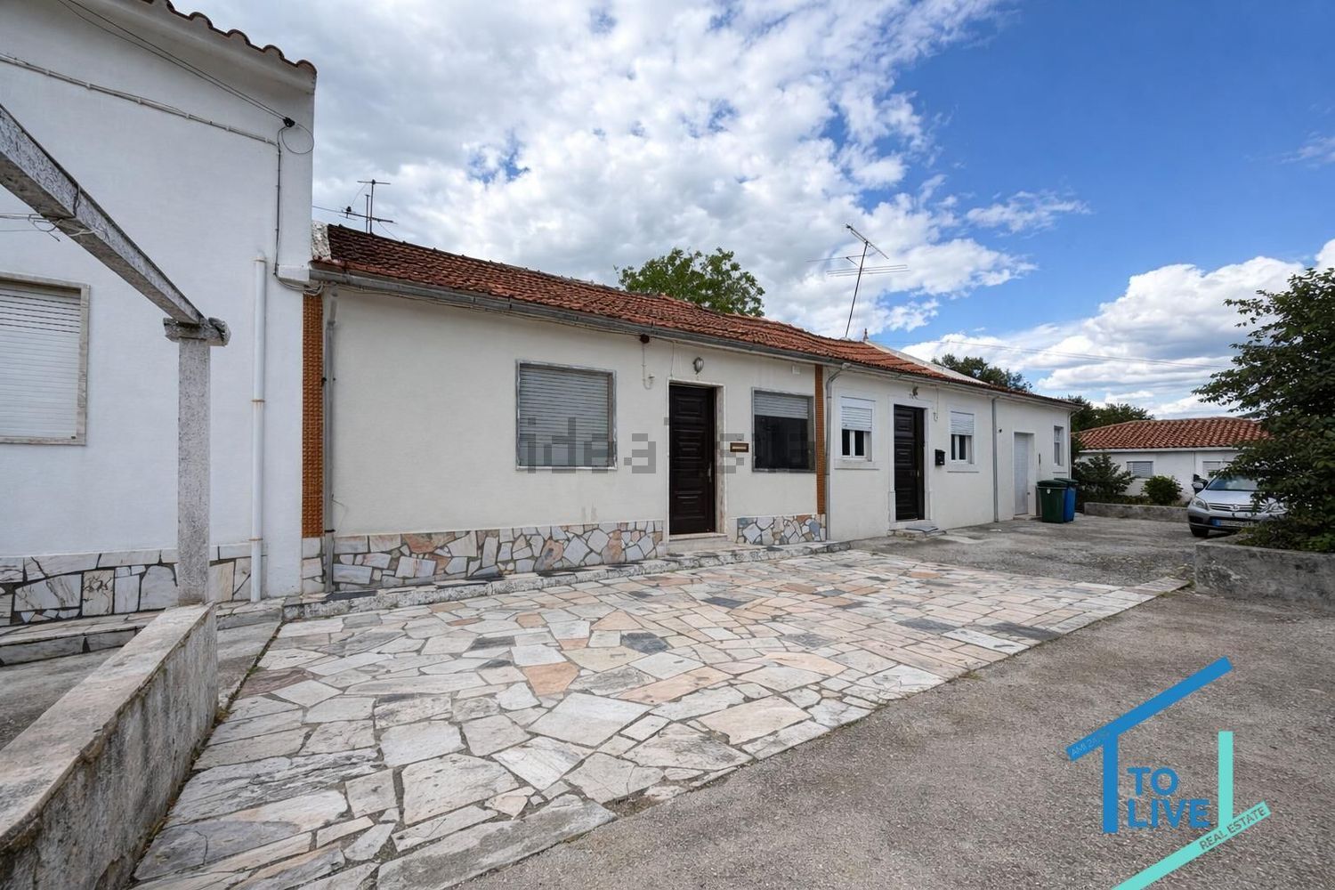双拼别墅出售在Tomar e Santa Maria dos Olivais - 外立面