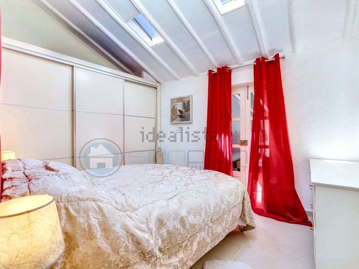 小楼房或独栋别墅出售Em537 - 卧室