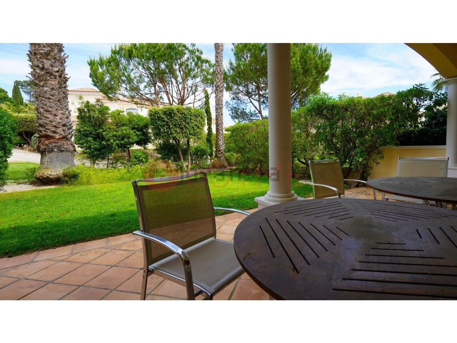 出租小楼房或独栋别墅在Quinta do Lago - Pinheiros Altos - 阳台