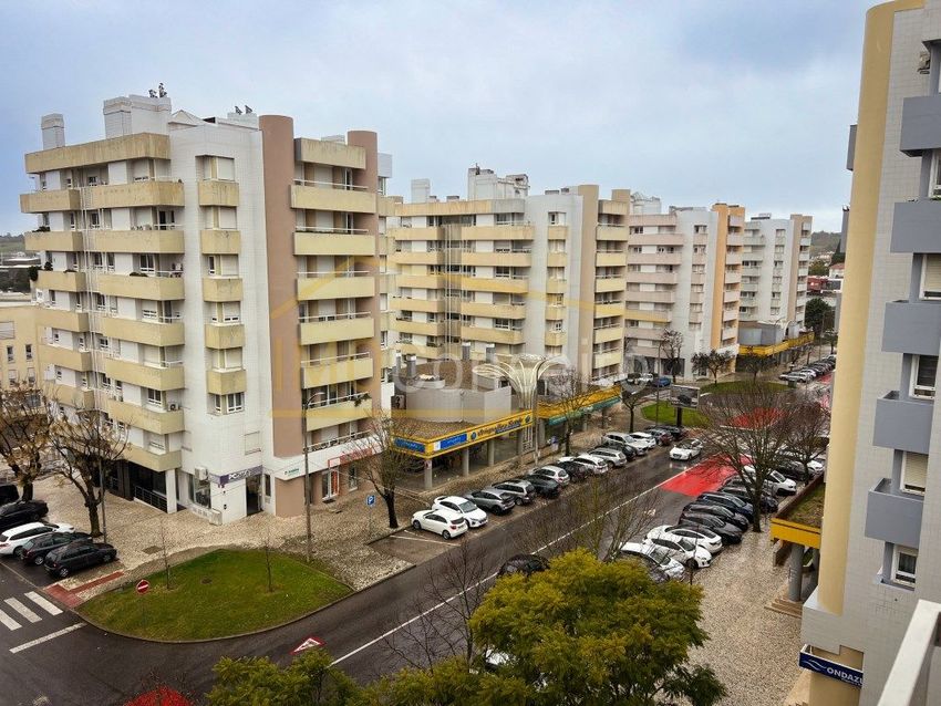 公寓 t2出售在Rua do Jornal o Almonda
