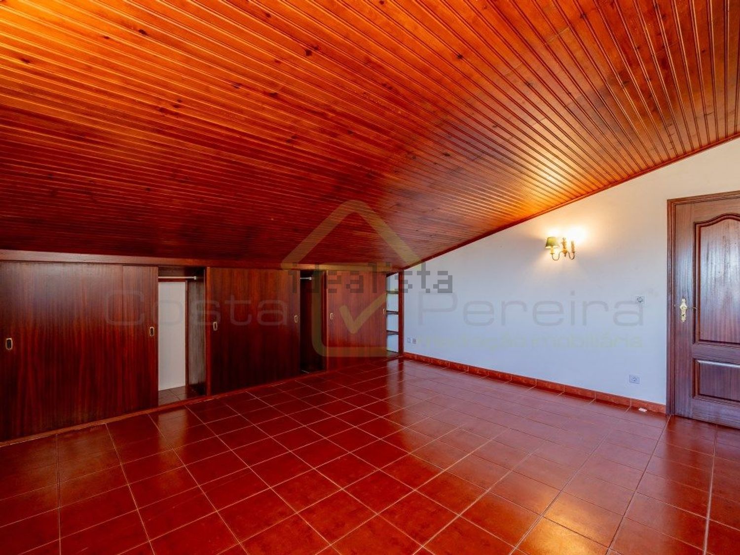 小楼房或独栋别墅出售在Póvoa de Penafirme - Santa Cruz - 卧室