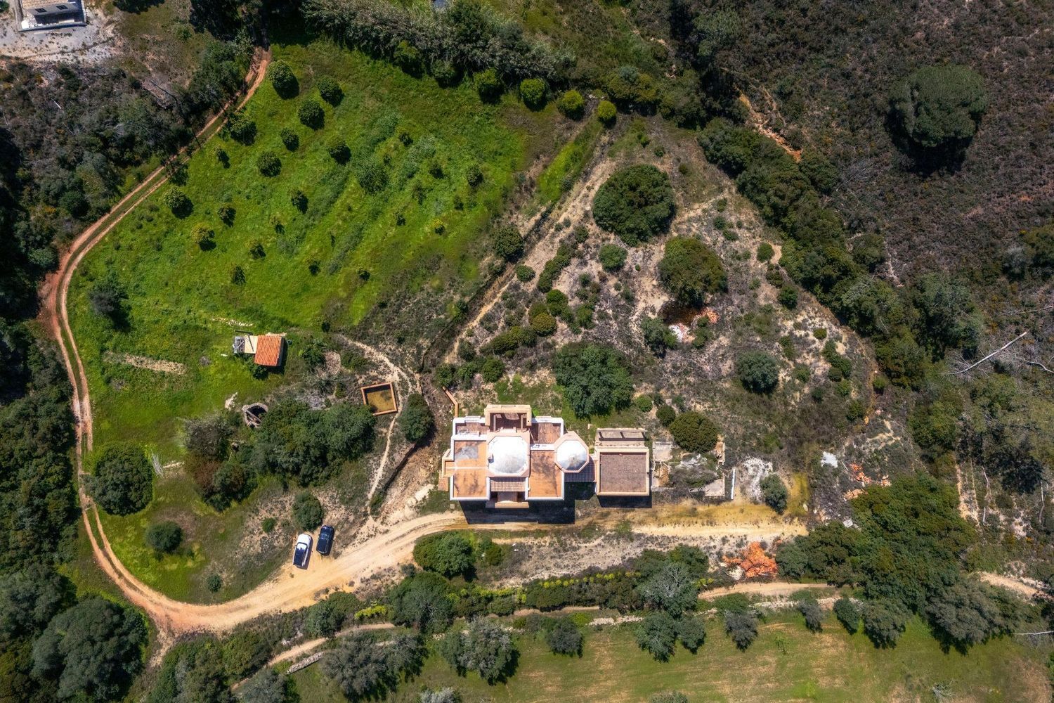 小楼房或独栋别墅出售在Estrada Sem Nome - 周边