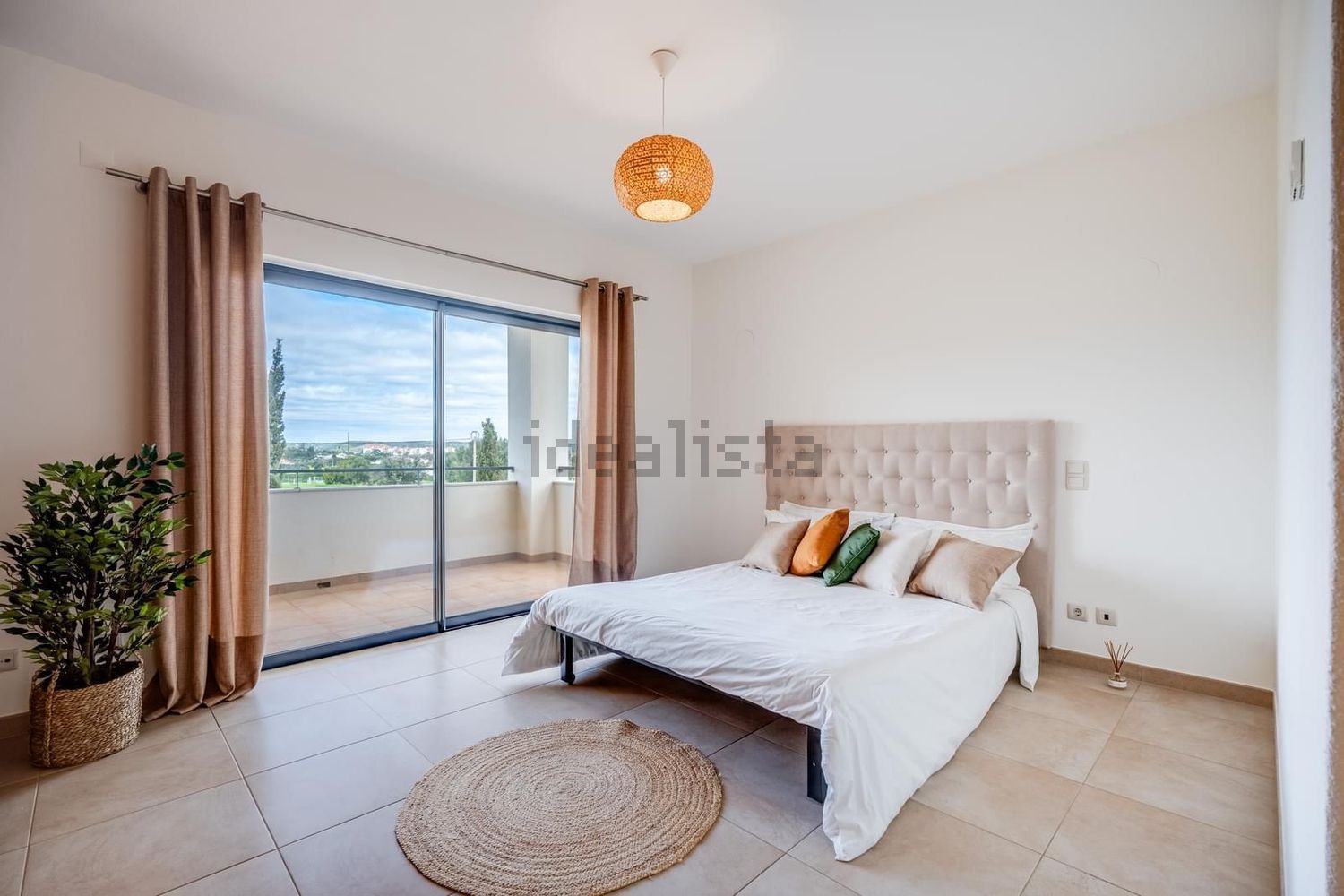 小楼房或独栋别墅出售在Odiáxere - 卧室