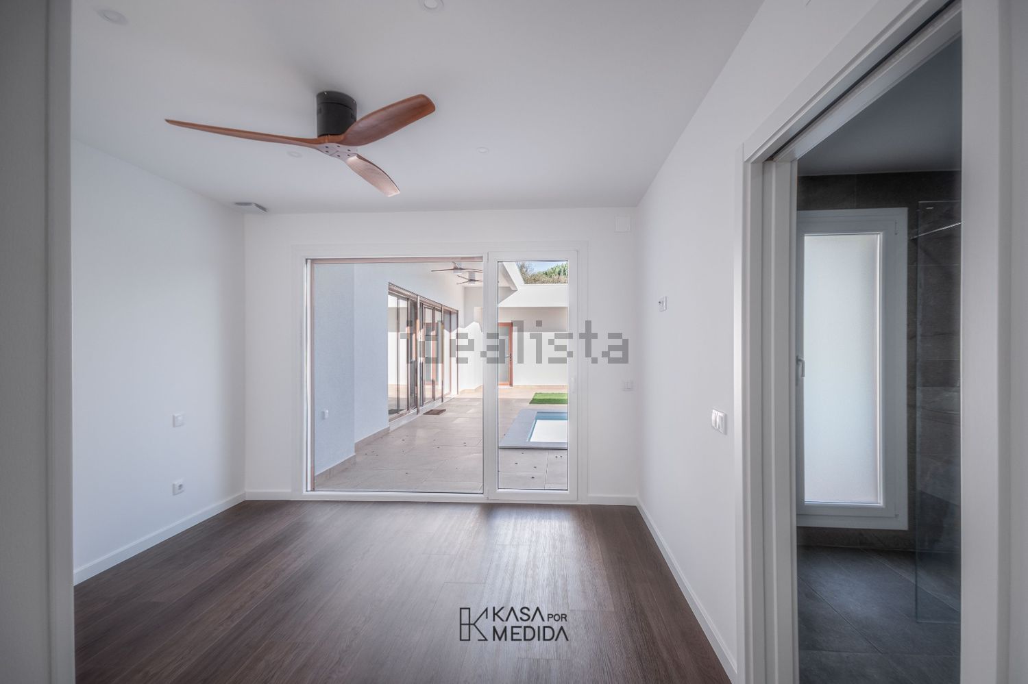 小楼房或独栋别墅出售在Avenida da Aroeira, 91 - 过道
