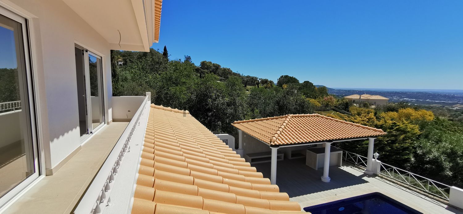 小楼房或独栋别墅出售在Rua de Sobradinho de Alfeição - 露台