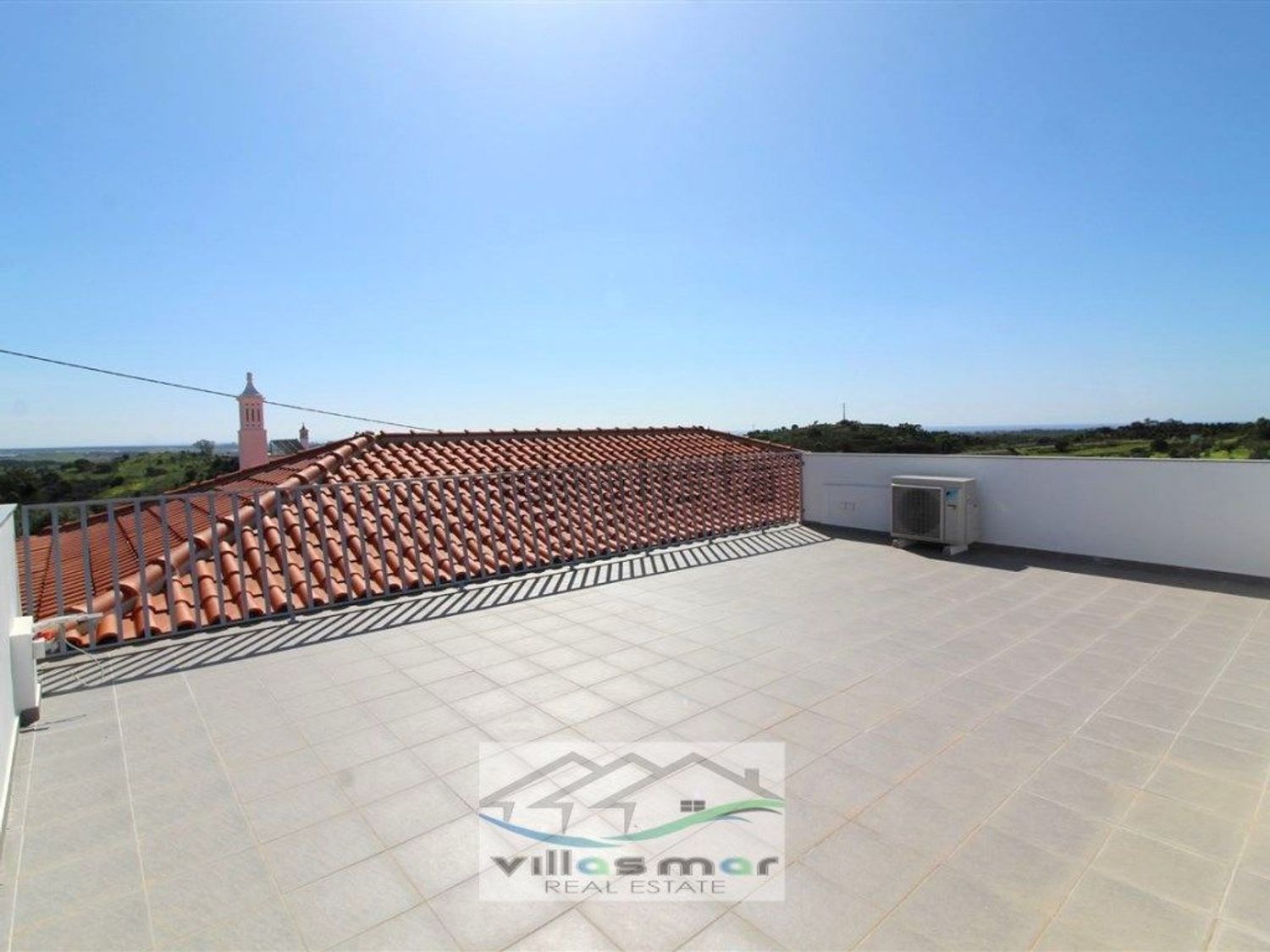 小楼房或独栋别墅出售在Centro de Castro Marim - 阳台
