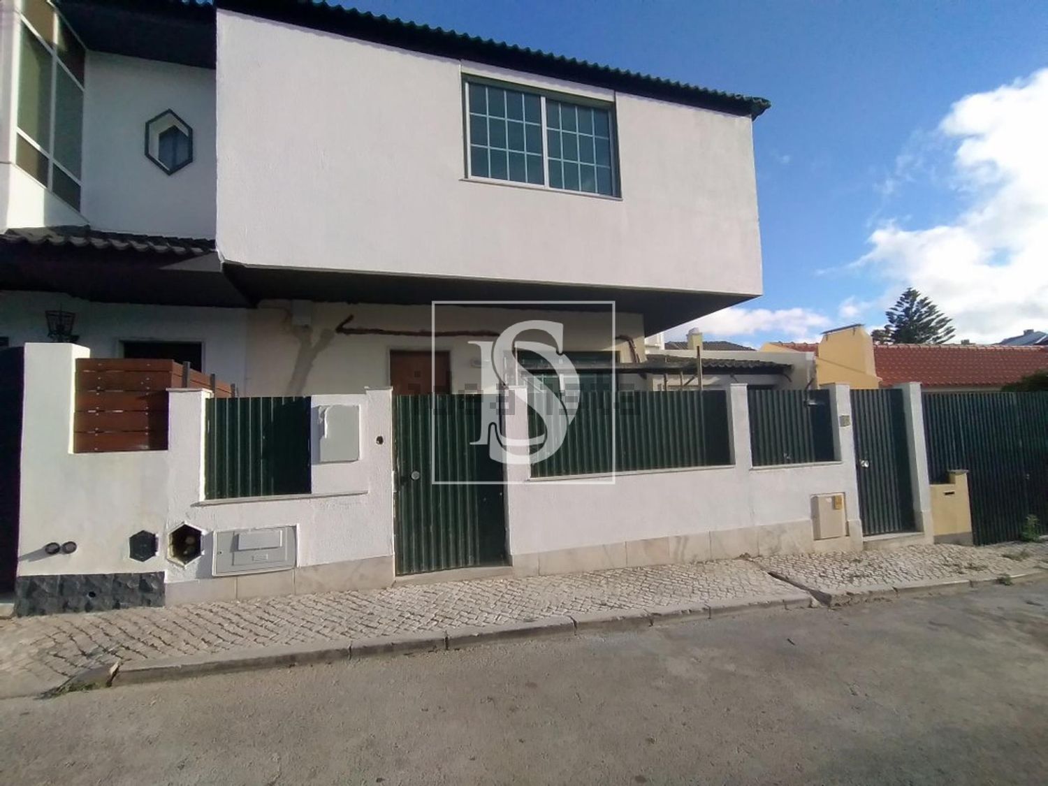 小楼房或独栋别墅出售在Carcavelos Centro - 视线