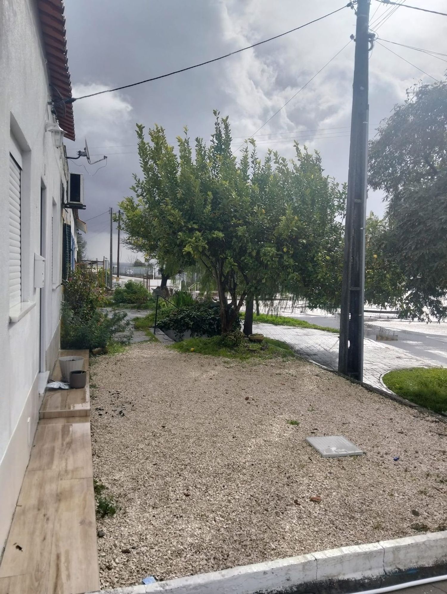 小楼房或独栋别墅出售在Avenida D.Anfoso Henriques, 16 - 花园