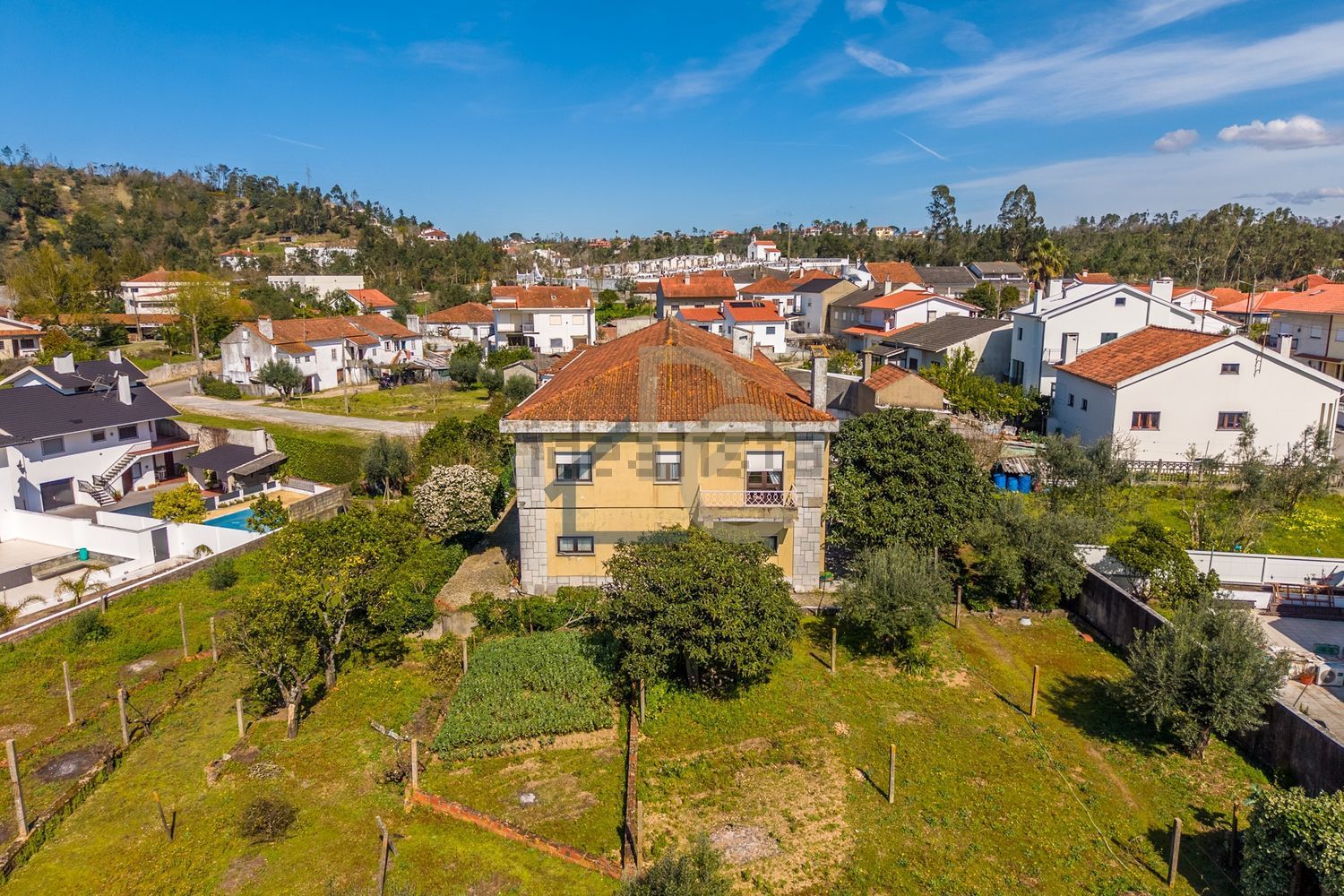 小楼房或独栋别墅出售在Rua de Nossa Senhora de Fátima, 8 a - 视线