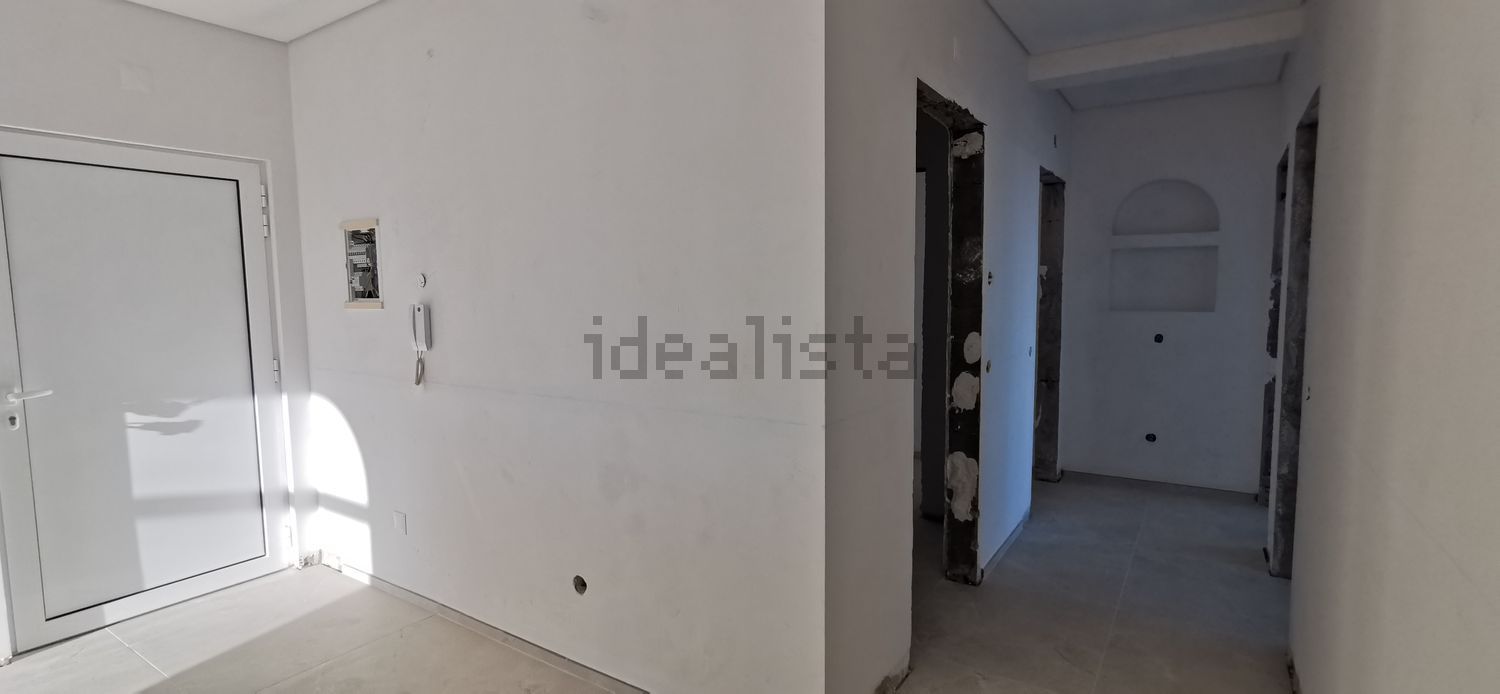 小楼房或独栋别墅出售在Rua de Sobradinho de Alfeição - 前厅