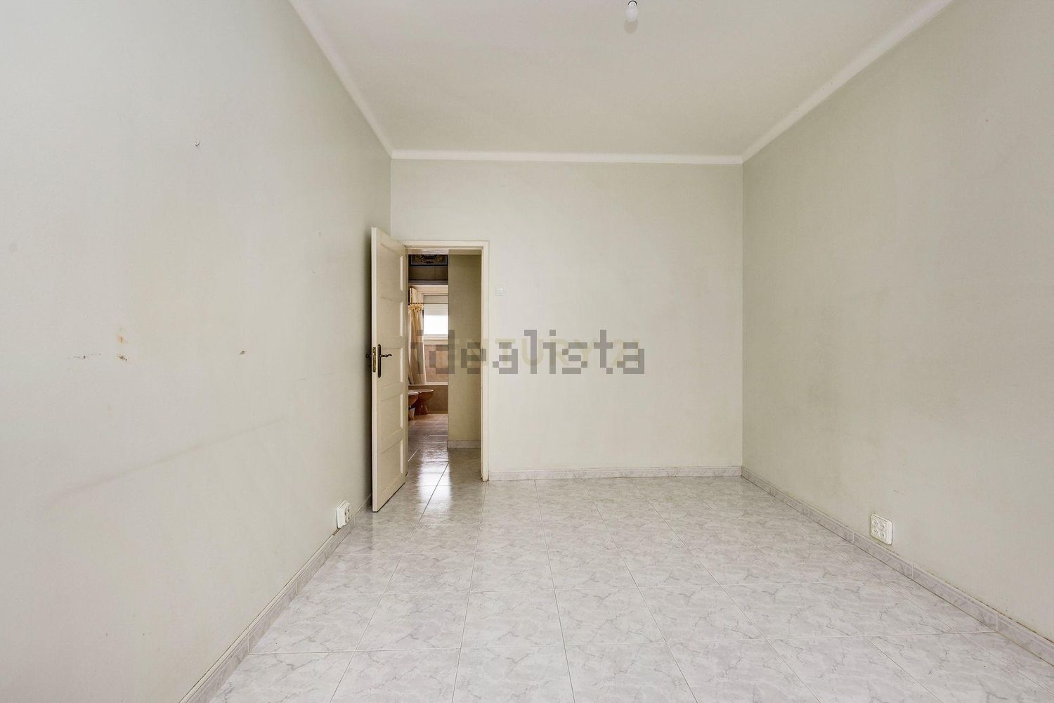 公寓 t4出售在Rua Eugénio de Castro, 12 - 过道