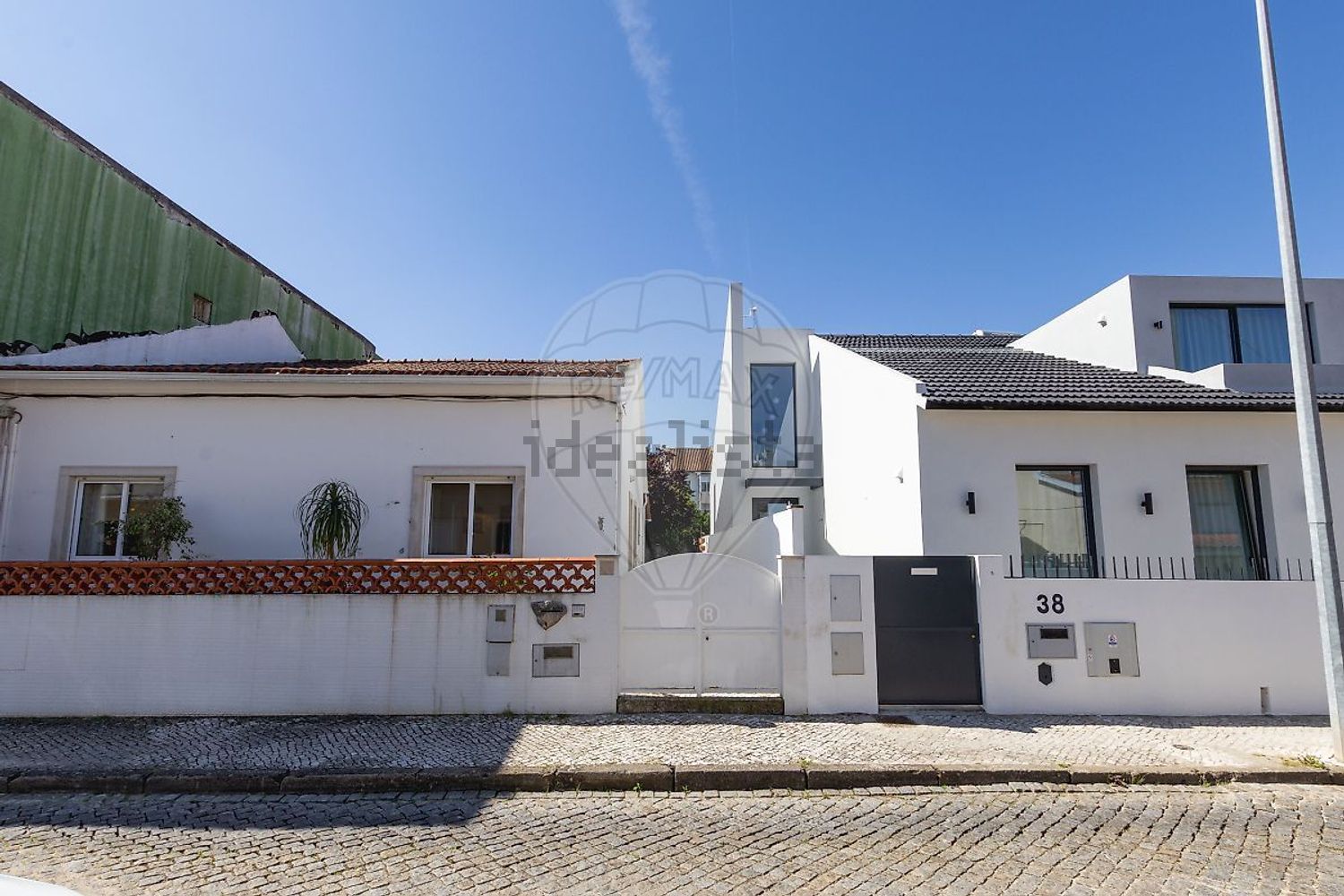小楼房或独栋别墅出售在Rua Tenente Coronel Alfredo Pereira da Conceição, 37 - 外立面