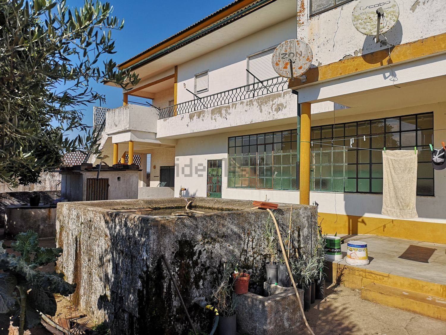 小楼房或独栋别墅出售在Rua do Centro Agrícola - 外立面