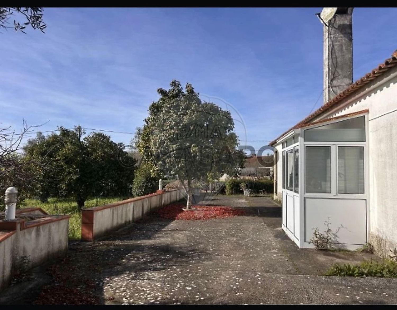 小楼房或独栋别墅出售在Serra - 外立面