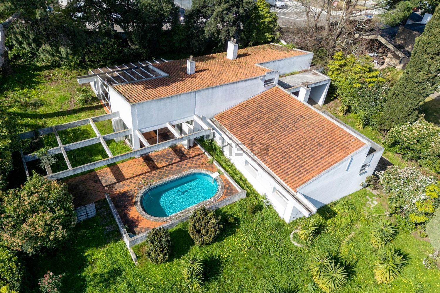 小楼房或独栋别墅出售在Avenida Leite de Vasconcelos, 5 - 游泳池