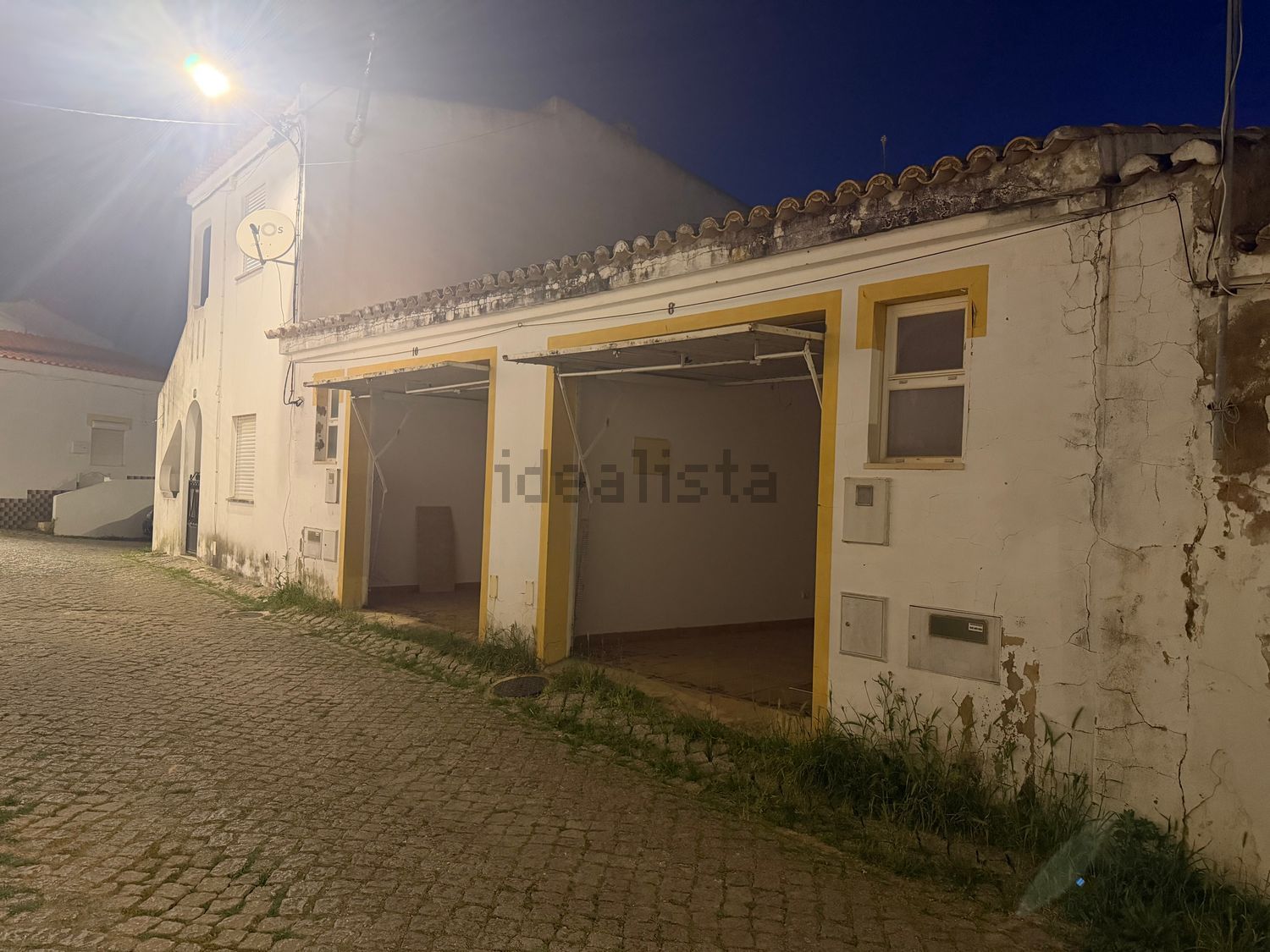 小镇楼房出售在Rua sr.da Glória, 8 e 10 - 外立面