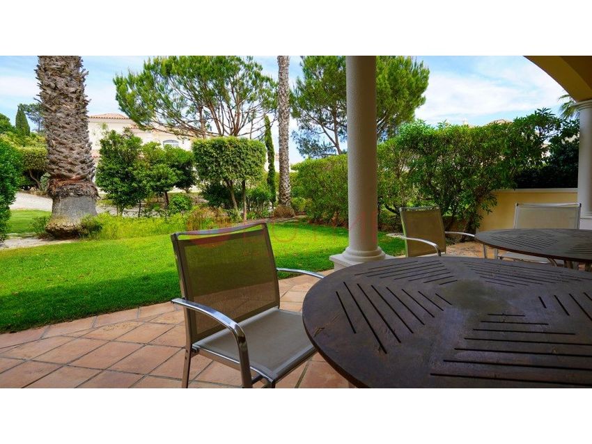 出租小楼房或独栋别墅在Quinta do Lago - Pinheiros Altos