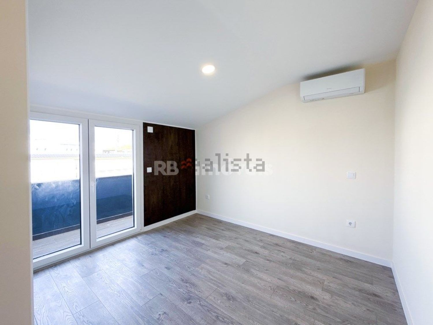 公寓 t4出售在Rua da Rainha Santa Isabel, 17 - 卧室