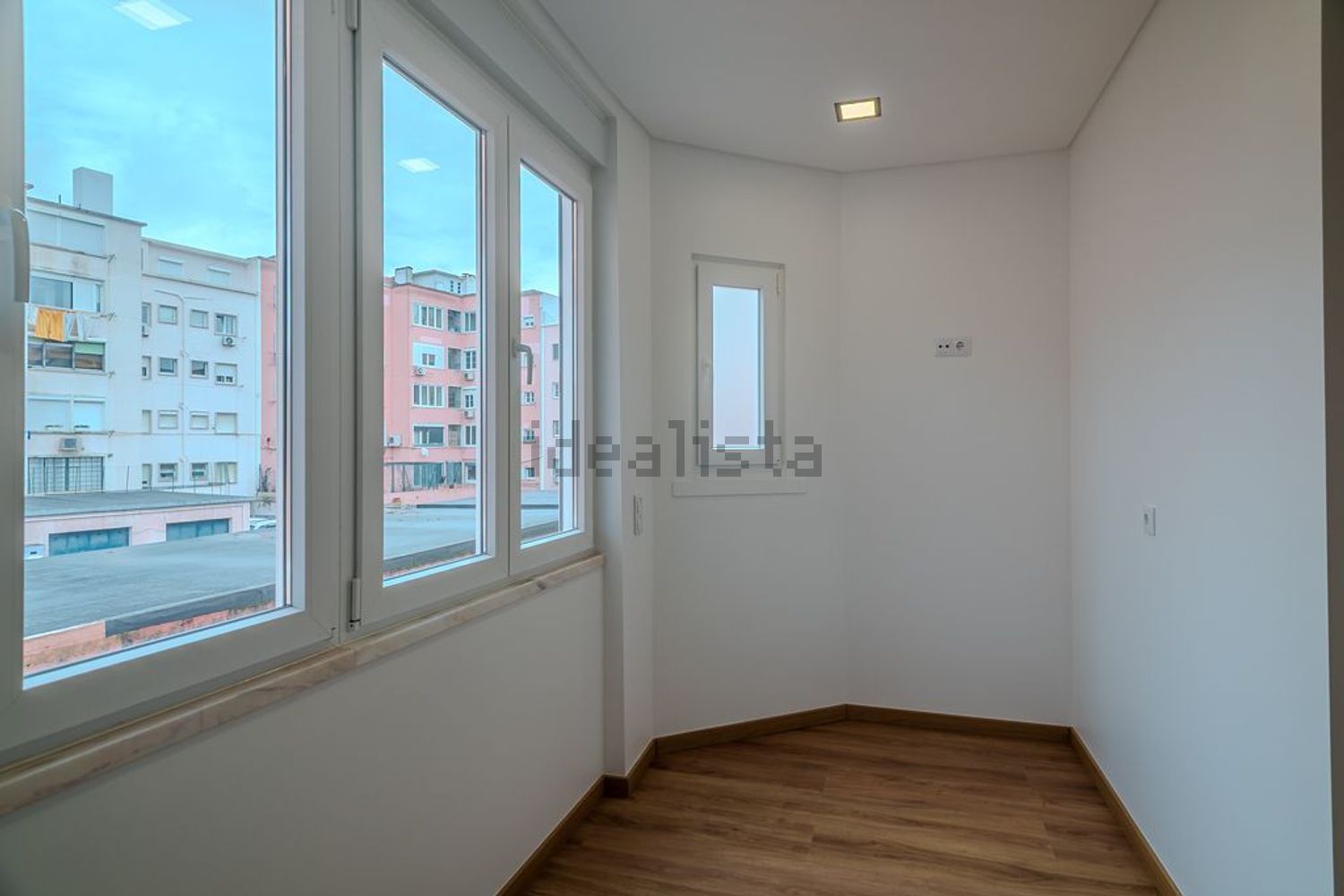 公寓 t3出售在Rua de Entrecampos, 40 - 居住