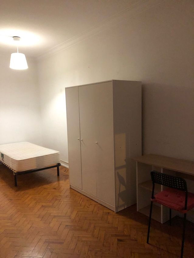 出租房间在Avenida dos Estados Unidos da América, 13