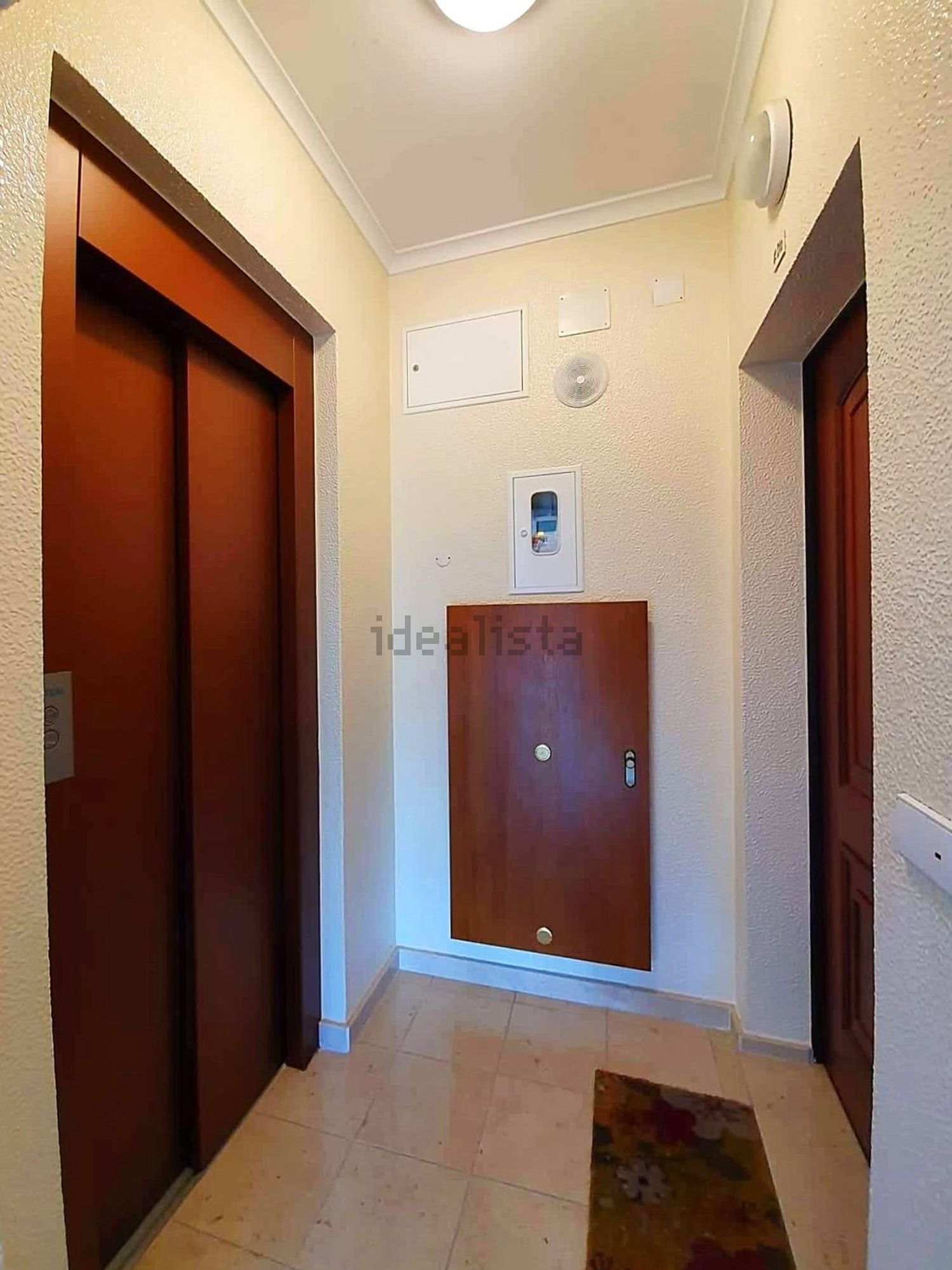 出租公寓 t2在Avenida Bernardo Santareno, 37 - 电梯