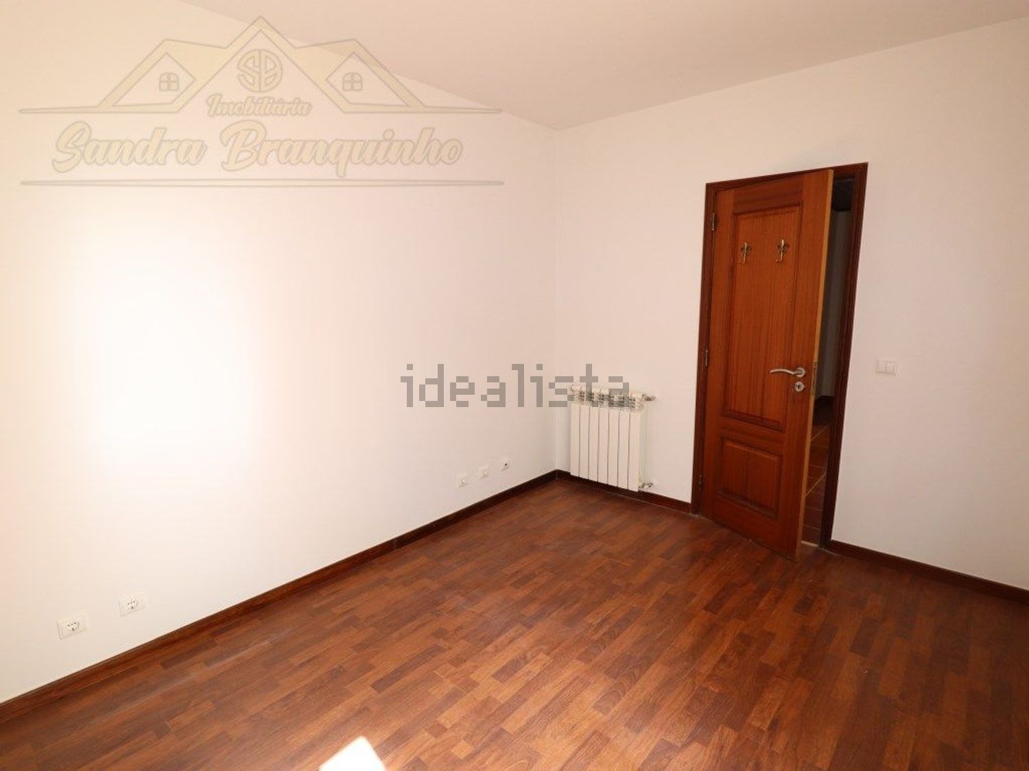 出租公寓 t3在Avenida António Maria Jalles, 100 - 居住