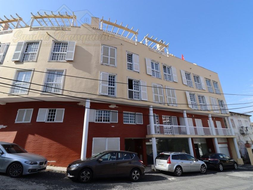 出租公寓 t3在Avenida António Maria Jalles, 100