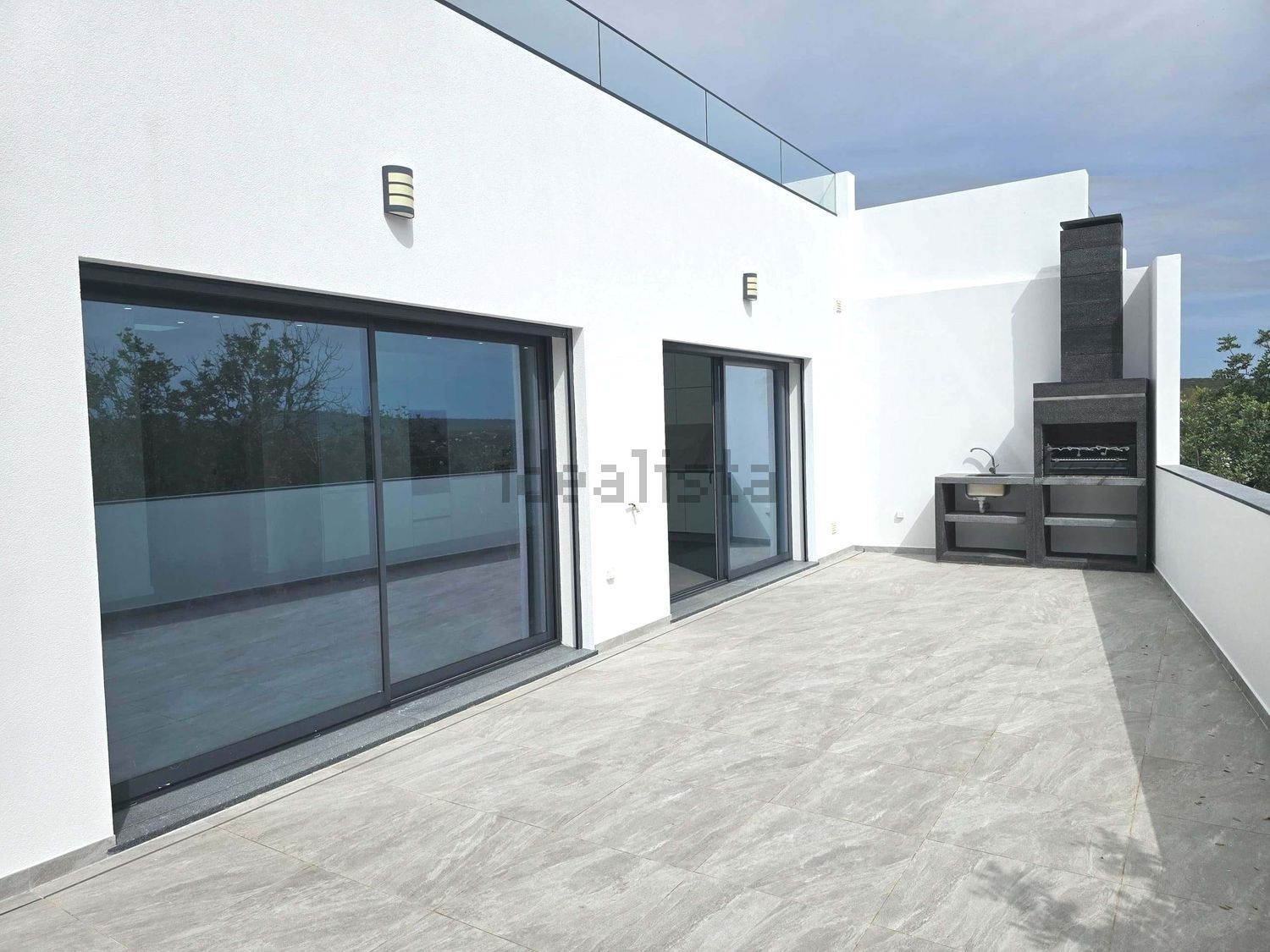 小楼房或别墅出售N2 - 照片