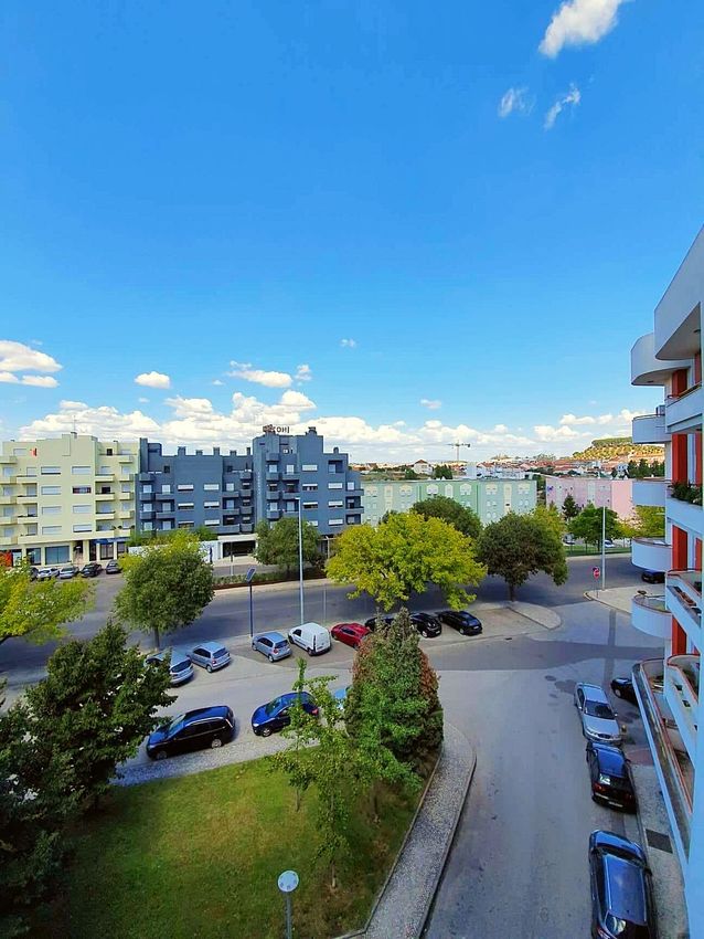 出租公寓 t2在Avenida Bernardo Santareno, 37