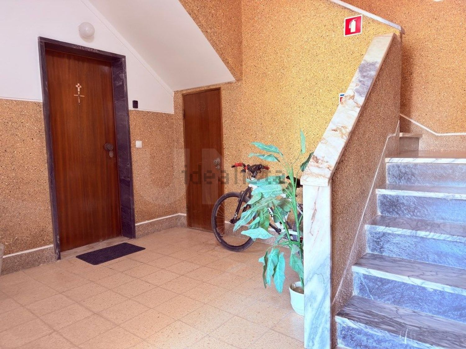 公寓 t2出售在Rua Manuel Policarpo Martins, 9 - 过道