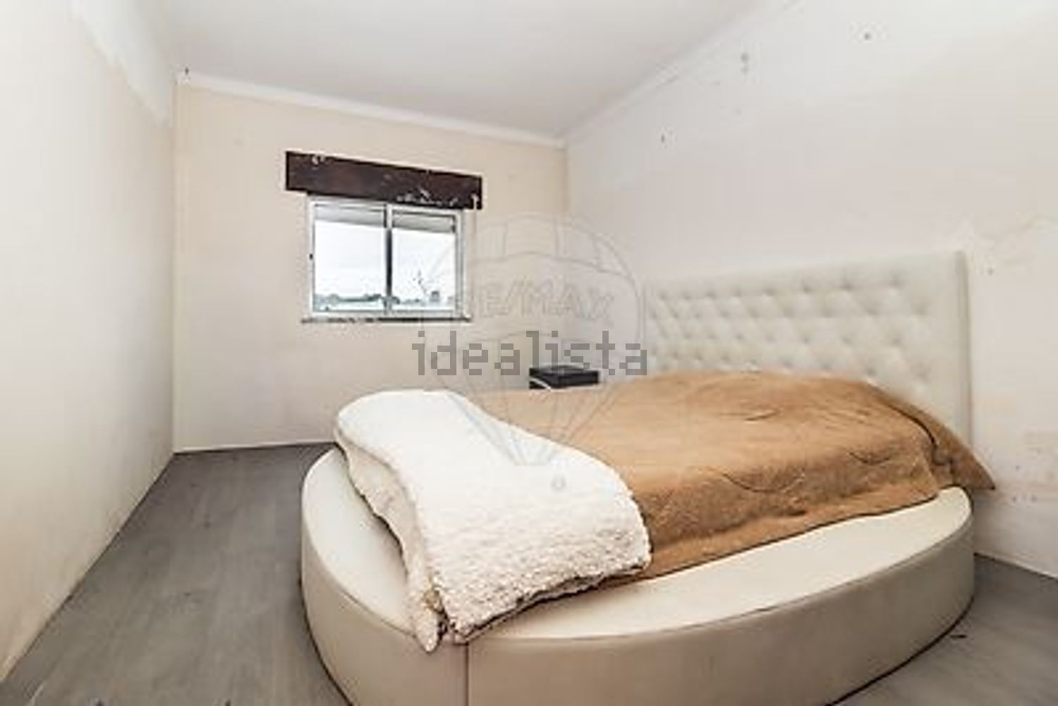 小楼房或独栋别墅出售在Rua da Central Elevatória - 卧室