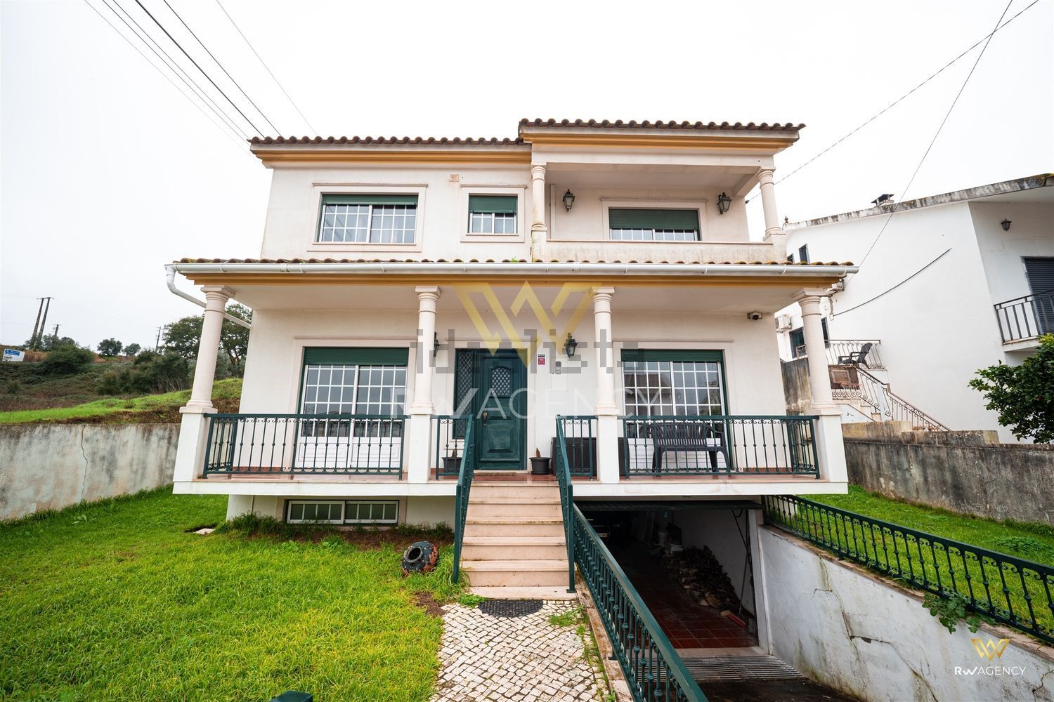小楼房或独栋别墅出售在São Pedro - Lapas - Ribeira Branca - 露台