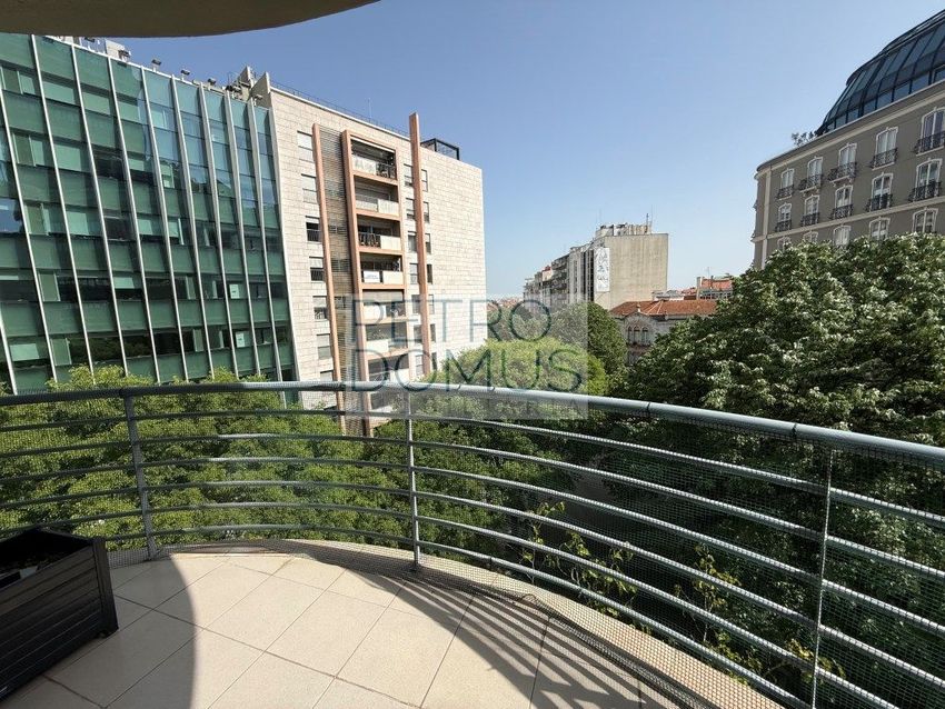 出租公寓 t3在Avenida Defensores de Chaves