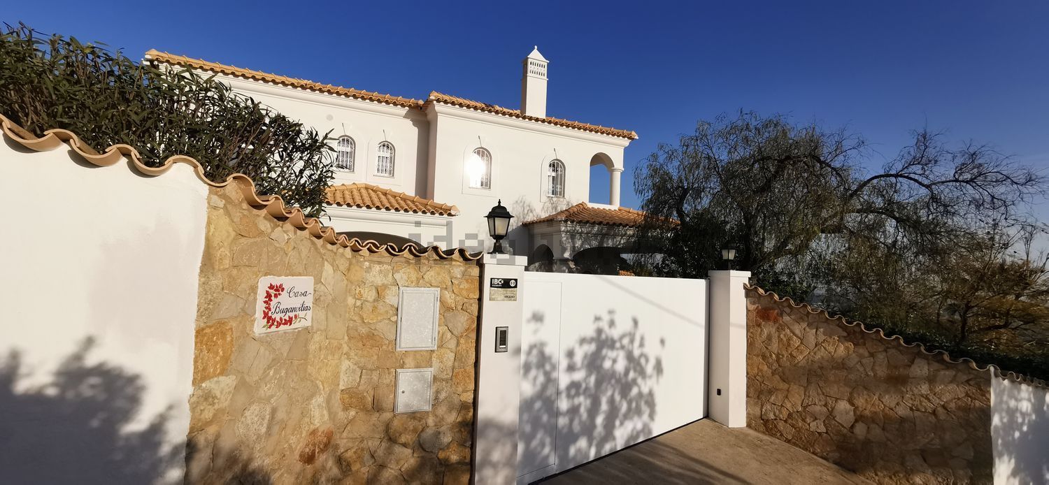 小楼房或独栋别墅出售在Rua de Sobradinho de Alfeição - 外立面