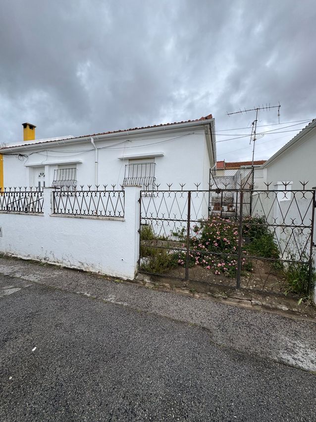 小楼房出售在Rua Francisco Ferreira Cangalhas, 10