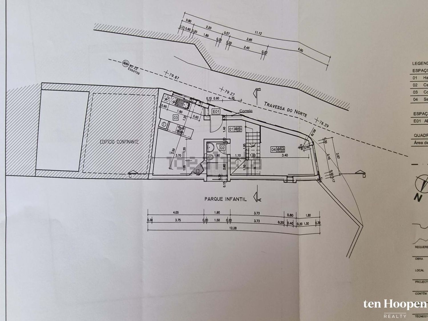 双拼别墅出售在Vila do Bispo e Raposeira - 平面图
