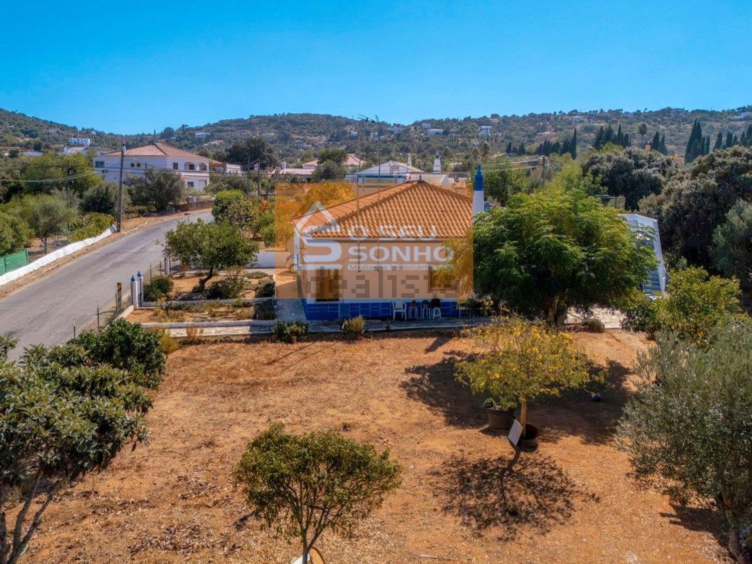 小楼房或独栋别墅出售在Centro - 外立面