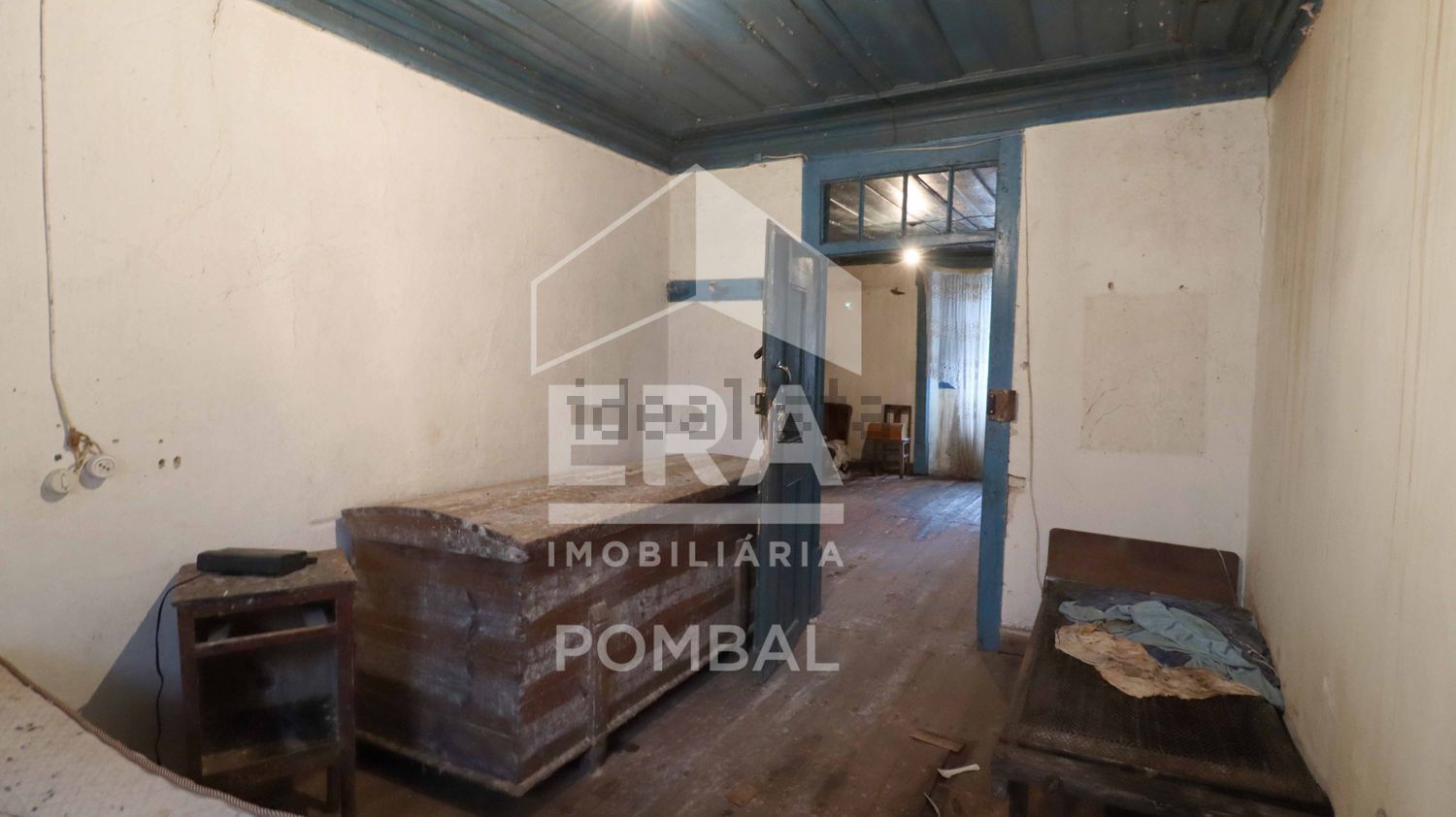 小楼房或独栋别墅出售在Estrada Real - 照片