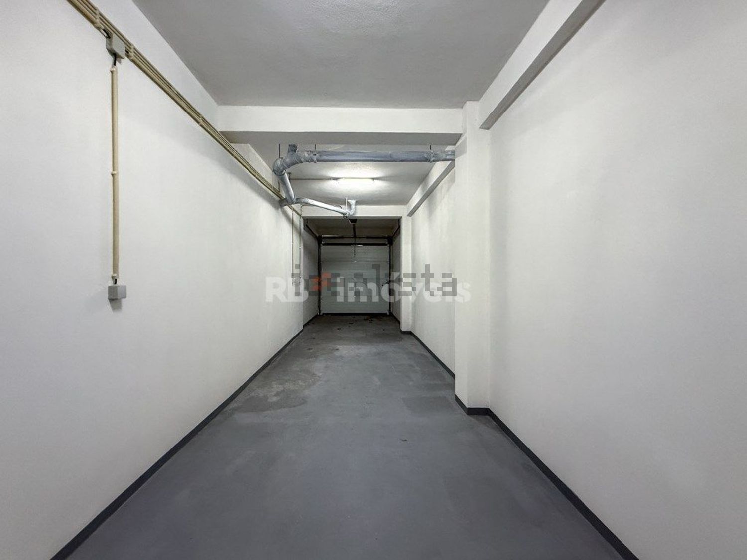 公寓 t4出售在Rua da Rainha Santa Isabel, 17 - 停车位