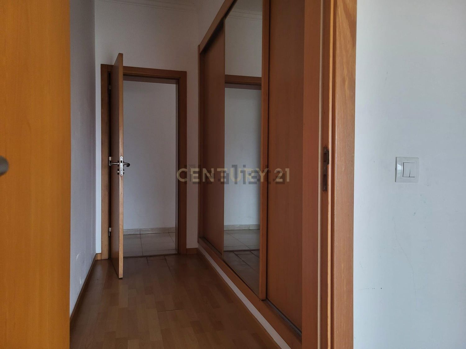 公寓 t2出售在Avenida dos Condes de Azambuja, 45 - 过道