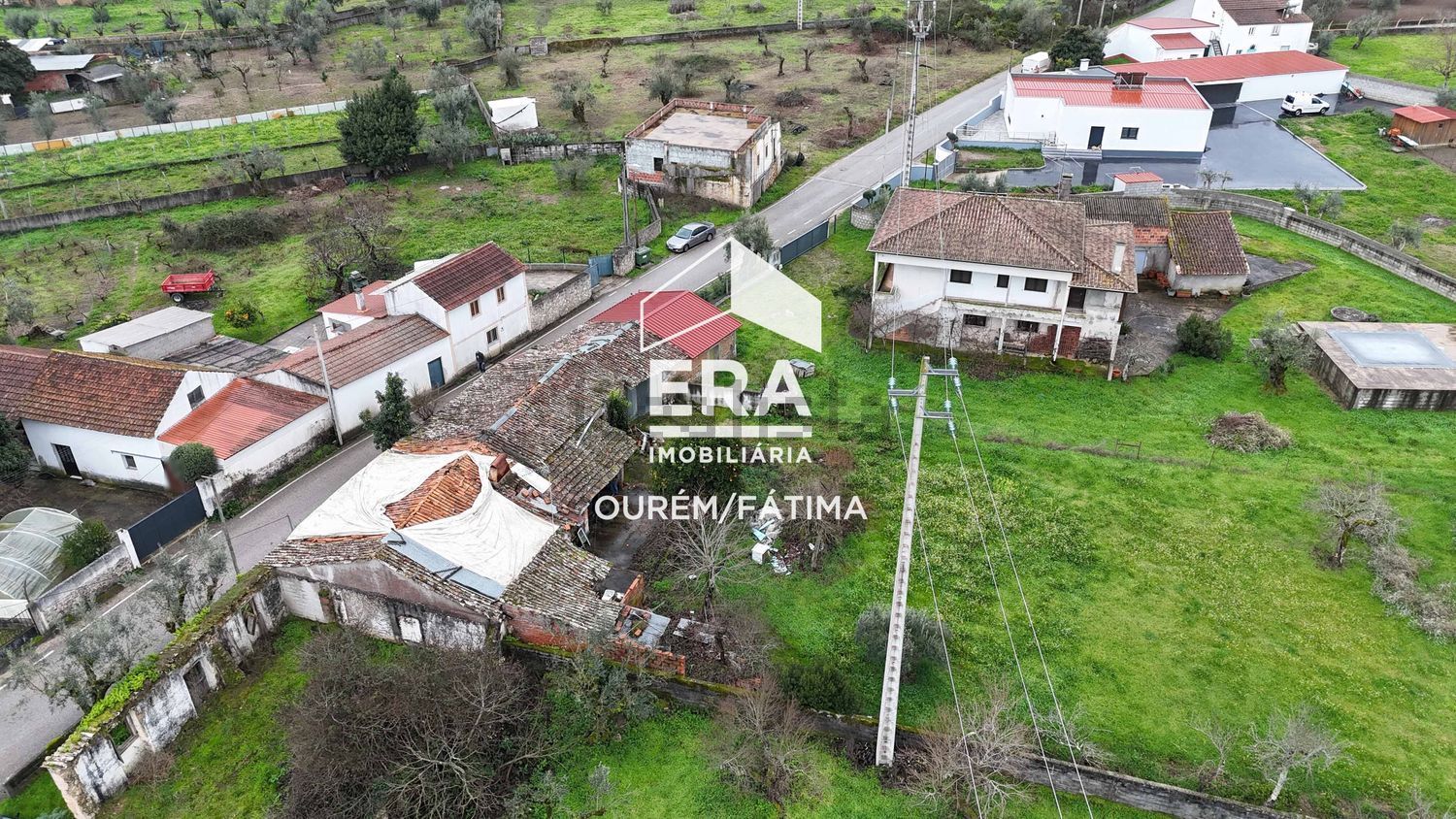 小楼房或独栋别墅出售在Freixianda - Ribeira do Fárrio - Formigais - 外立面