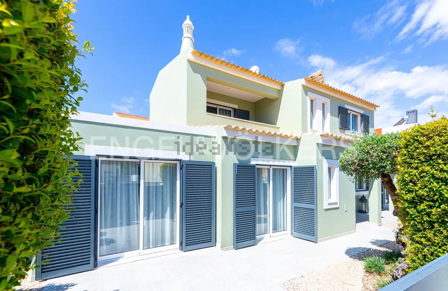 小楼房或独栋别墅出售Gambelas - 外立面