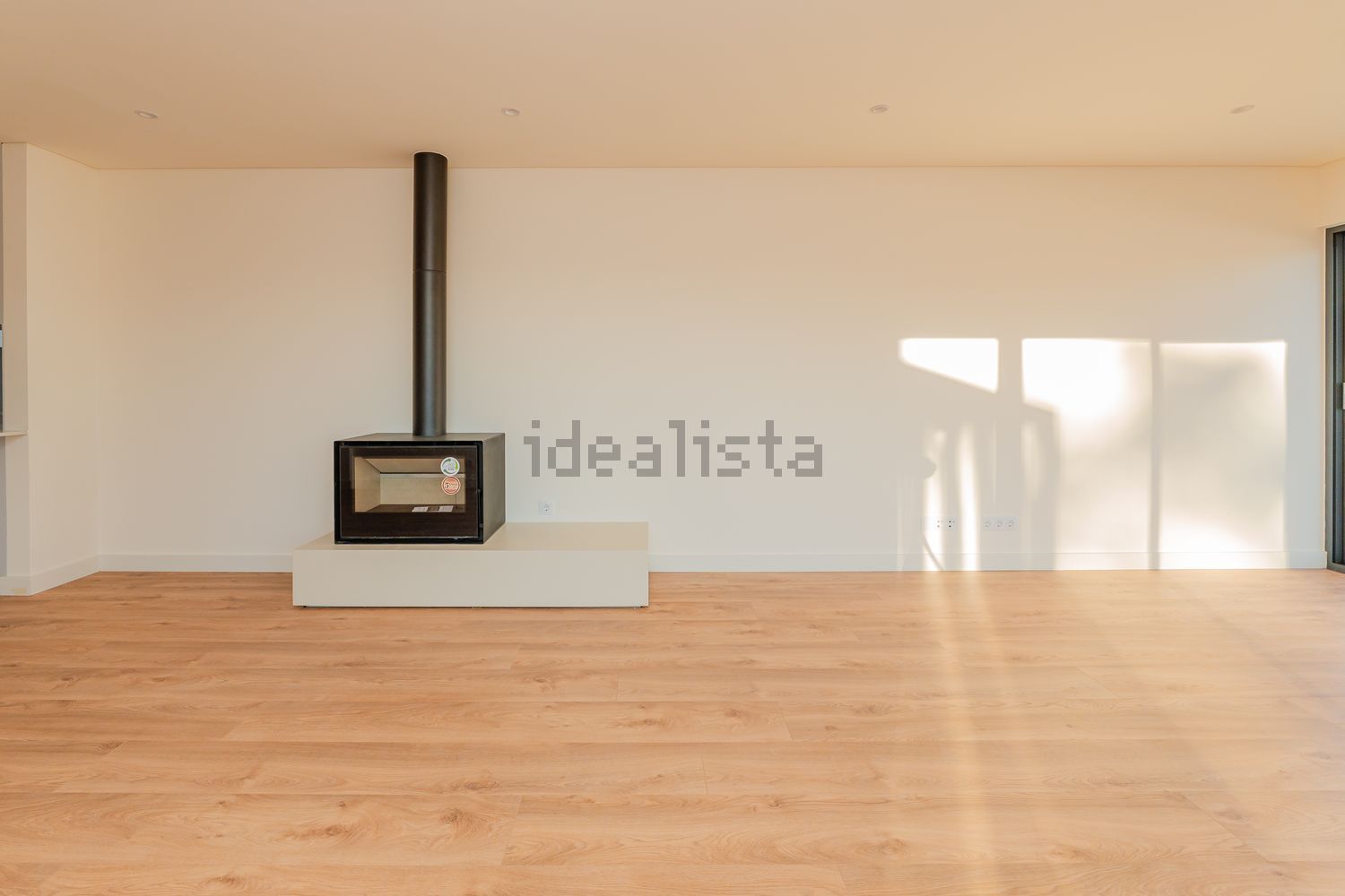 小楼房或独栋别墅出售在Rua Nova, 2 - 居住