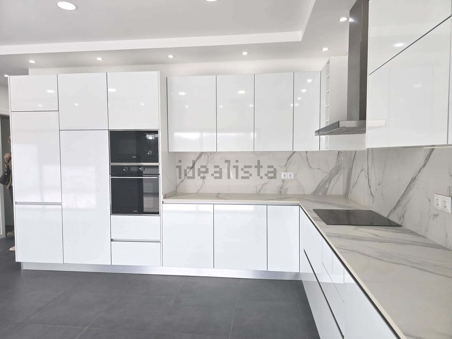 小楼房或别墅出售N2 - 厨房