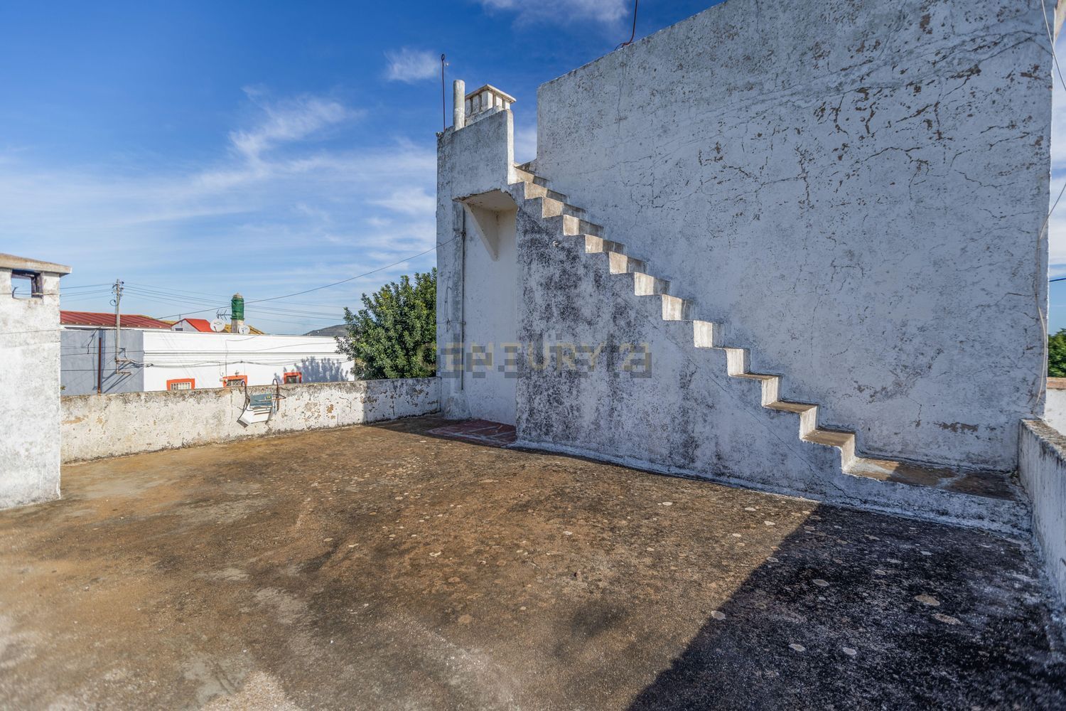 小楼房或独栋别墅出售在Estrada Municipal 520-4 - 外立面