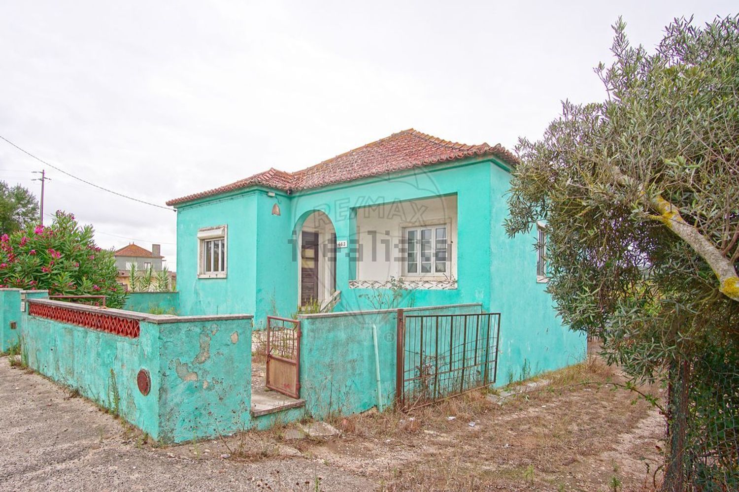 小楼房或独栋别墅出售在Almargem do Bispo - Pêro Pinheiro - Montelavar - 外立面