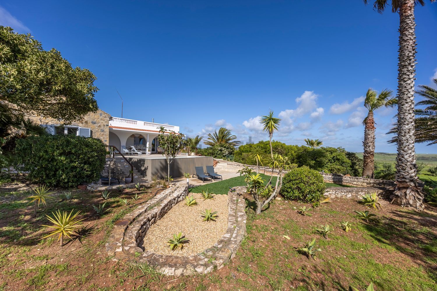 小楼房或独栋别墅出售在Vila do Bispo e Raposeira - 花园